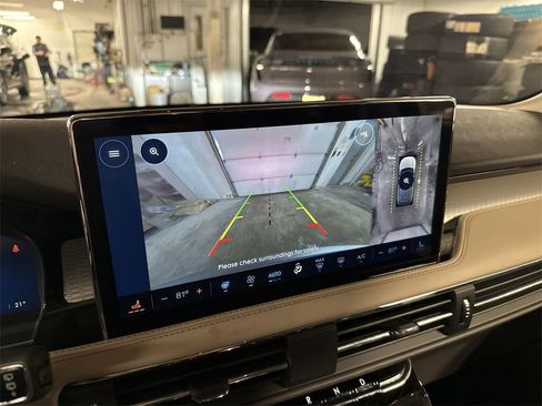 Certified 2023 Lincoln Corsair Standard w/ Equipment Group 101A image 24