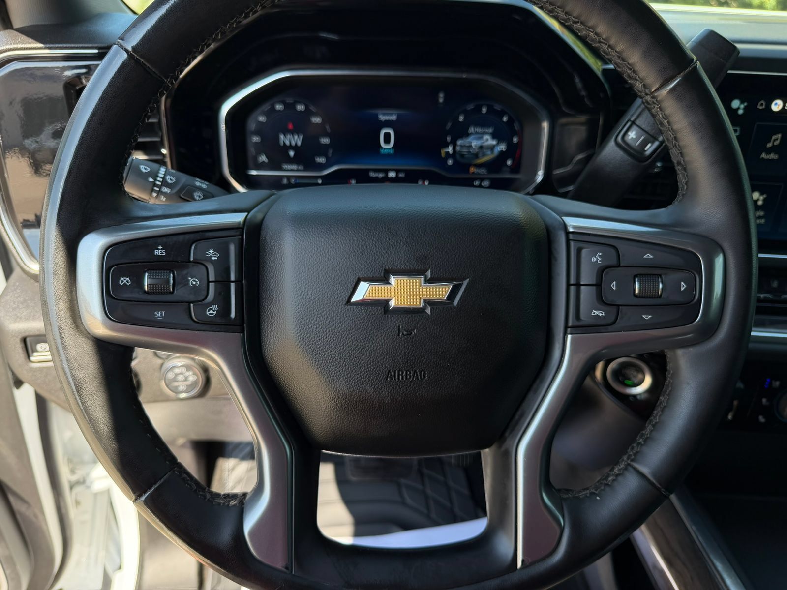 Used 2025 Chevrolet Silverado 2500 LTZ w/ LTZ Premium Package AWD/4WD image 25