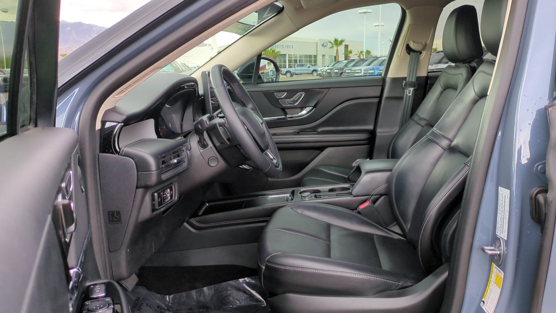 Used 2023 Lincoln Corsair FWD w/ Equipment Group 102A image 15