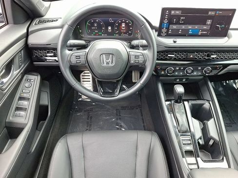 Used 2023 Honda Accord Sport image 11