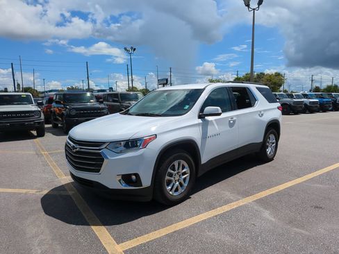 Used 2020 Chevrolet Traverse LT FWD image 3
