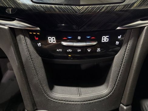 Used 2023 Cadillac XT6 Premium Luxury image 20