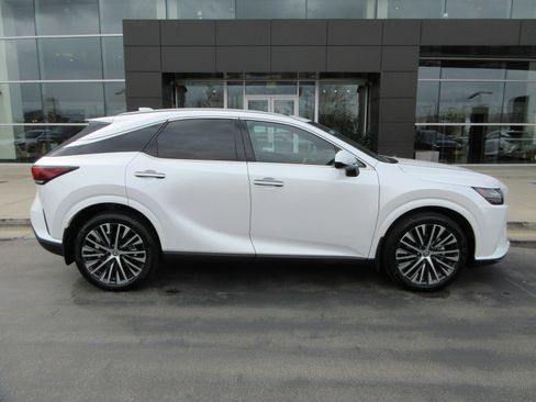 Used 2024 Lexus RX 350 w/ Technology Package image 11