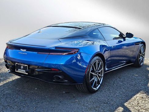 Used 2020 Aston Martin DB11 Coupe image 3