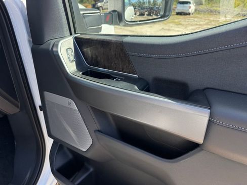 New 2026 Ford F250 Lariat w/ Black Appearance Package image 21