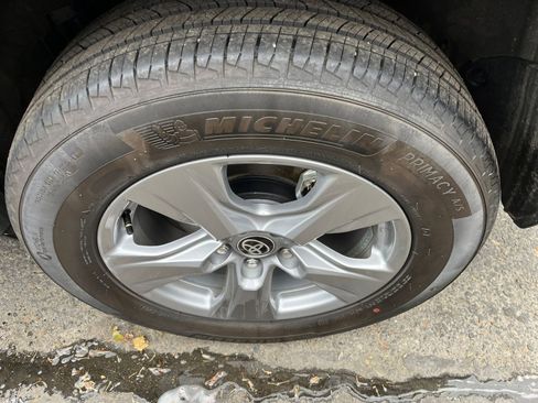 Used 2025 Toyota RAV4 LE image 30