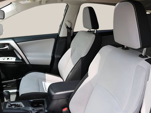 Used 2017 Toyota RAV4 XLE AWD/4WD image 13