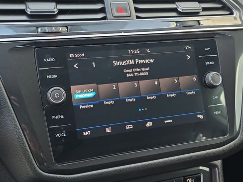 Used 2018 Volkswagen Tiguan SE image 24