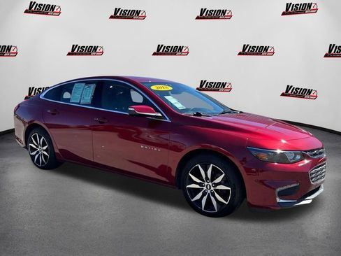 Used 2018 Chevrolet Malibu LT w/ Leather Package FWD image 3