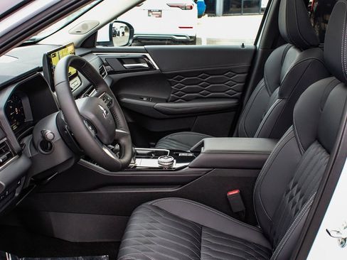 New 2026 Mitsubishi Outlander SEL image 32