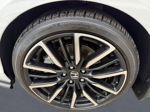 Used 2023 Honda Accord Touring image 8