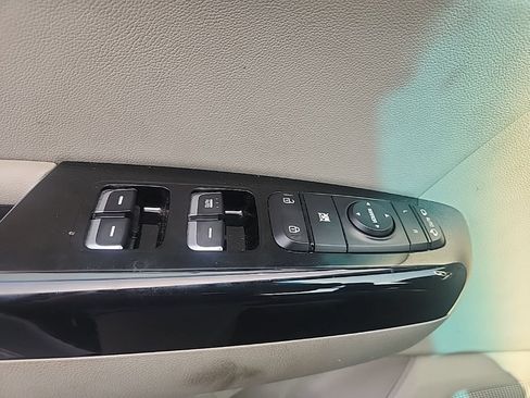 Used 2018 Kia Sportage EX FWD image 25