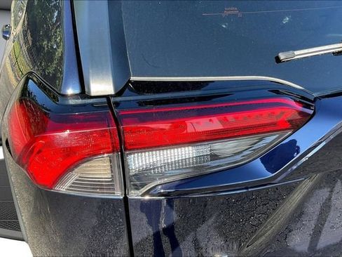 Used 2024 Toyota RAV4 XLE FWD image 25