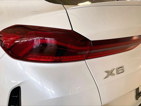 Used 2021 BMW X6 sDrive40i w/ Executive Package image 27