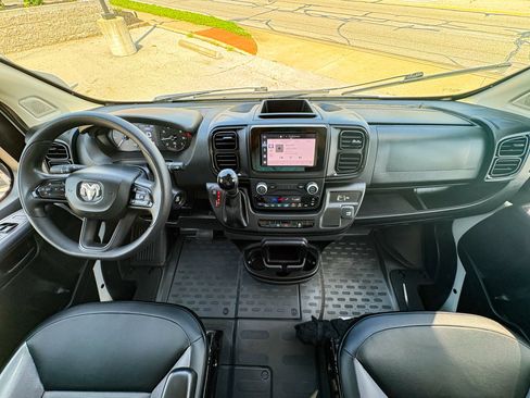 Used 2024 RAM ProMaster 1500 w/ Convenience Group FWD image 2