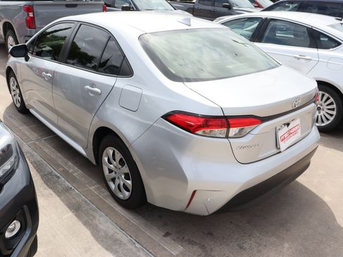 Used 2023 Toyota Corolla LE image 6