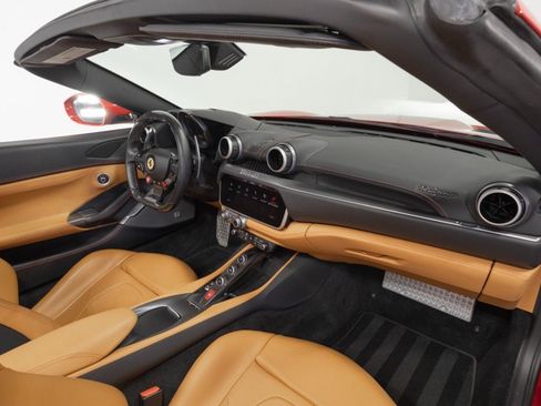 Used 2019 Ferrari Portofino RWD image 50
