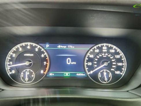 Used 2019 Genesis G90 3.3T Premium RWD image 37