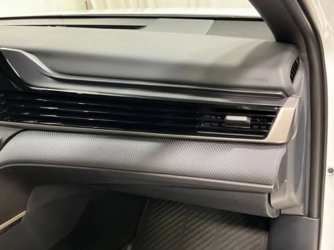 Used 2026 Toyota Camry SE FWD image 16