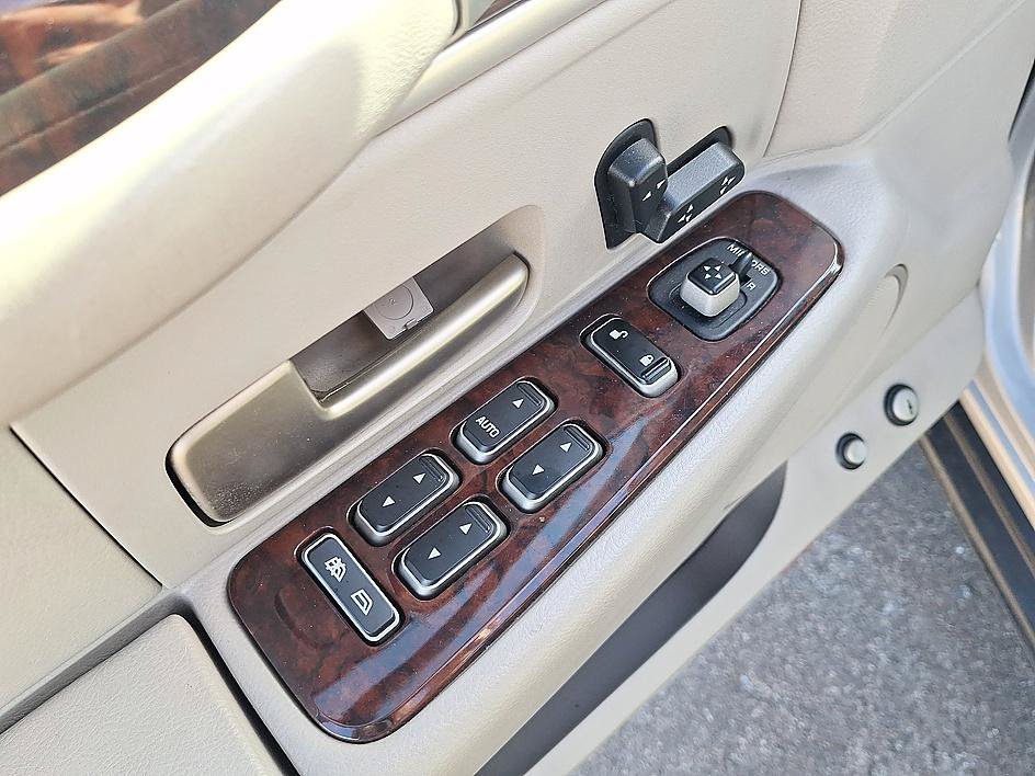 Used 2007 Lincoln Town Car Signature RWD image 10