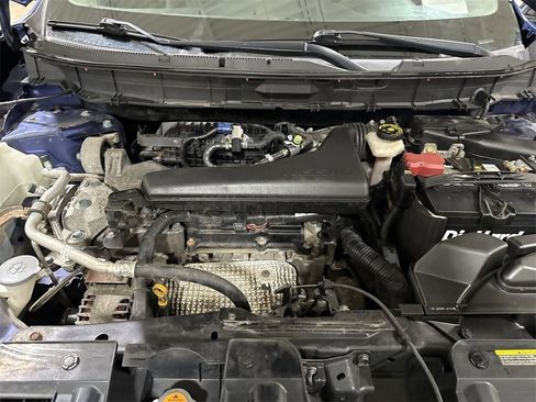 Used 2017 Nissan Rogue SV w/ SV Premium Package image 25