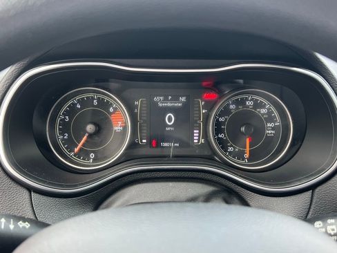 Used 2019 Jeep Cherokee Latitude w/ Popular Appearance Group AWD/4WD image 31