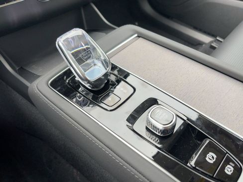 New 2026 Volvo XC90 B5 Ultra w/ Protection Package AWD/4WD image 18