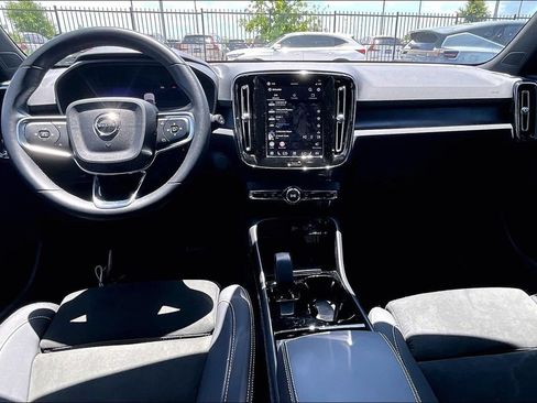 Certified 2023 Volvo XC40 Recharge Plus AWD/4WD image 18