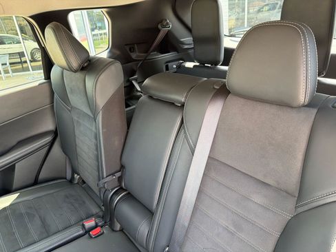 Used 2025 Mitsubishi Outlander SE AWD/4WD image 18