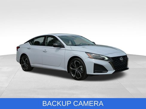 Used 2024 Nissan Altima 2.5 SR AWD/4WD image 15