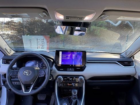 Used 2024 Toyota RAV4 Limited image 19