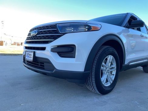 Used 2023 Ford Explorer XLT image 15