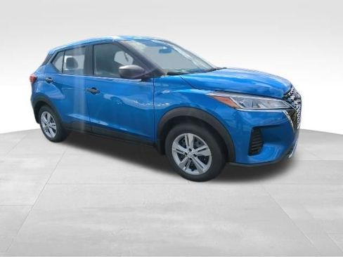 New 2025 Nissan Kicks Play S image 10