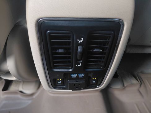 Used 2016 Jeep Grand Cherokee Overland AWD/4WD image 18