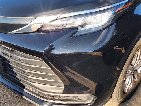 Used 2023 Toyota Sienna LE FWD image 8