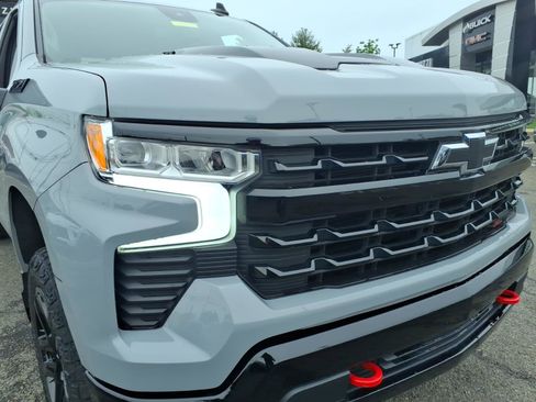 Used 2024 Chevrolet Silverado 1500 LT Trail Boss w/ Convenience Package II AWD/4WD image 8
