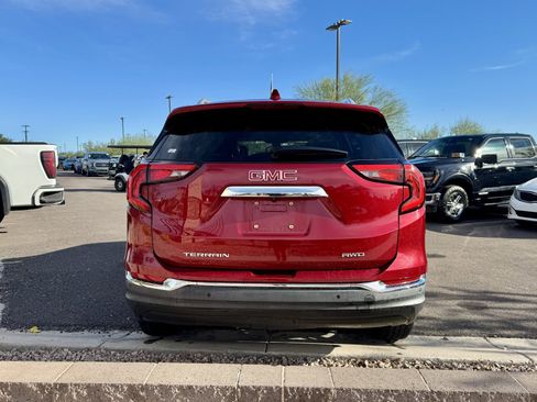 Used 2018 GMC Terrain SLT w/ Preferred Package image 4