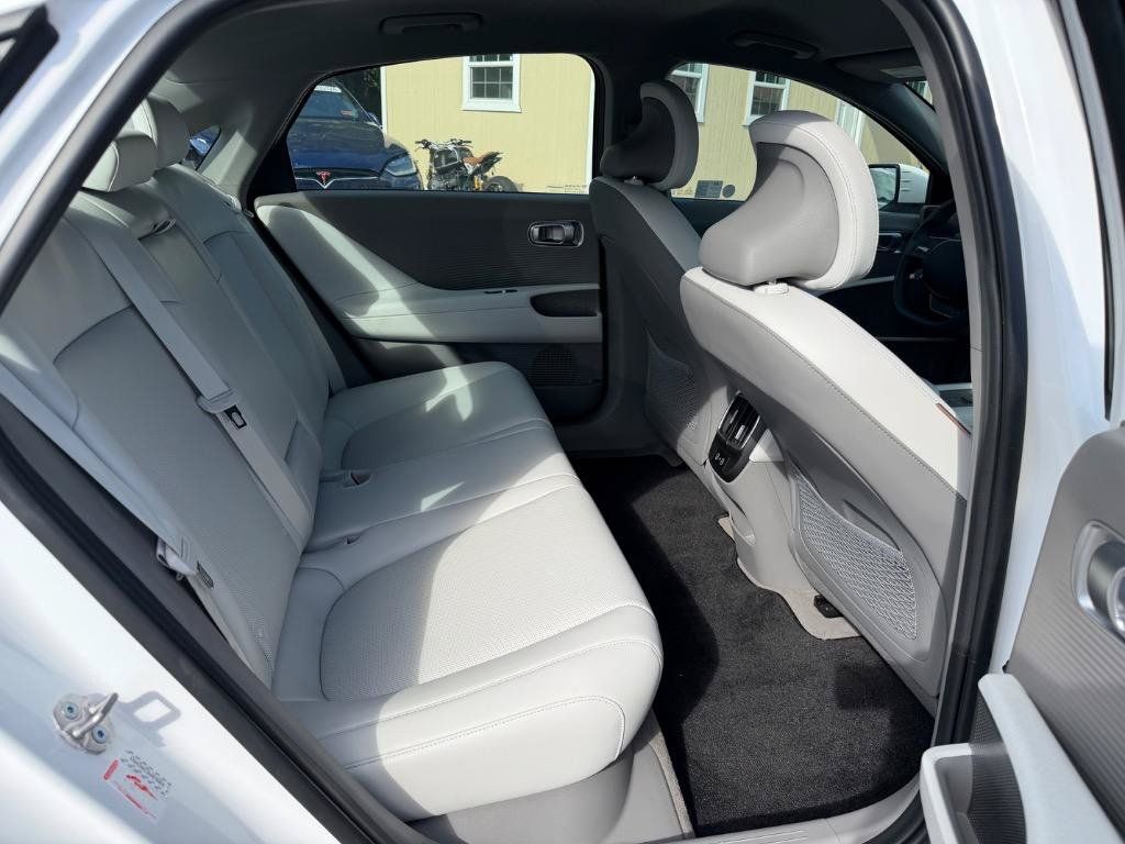Used 2024 Hyundai Ioniq 6 SEL AWD/4WD image 15