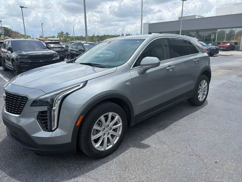 Used 2023 Cadillac XT4 Luxury FWD image 4