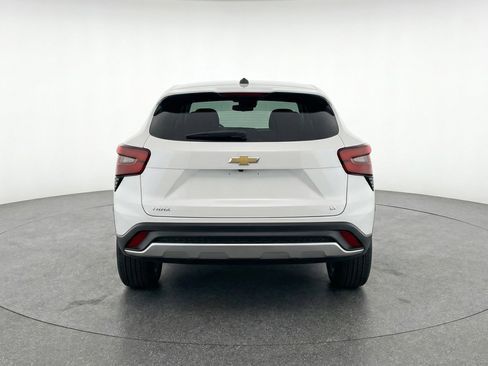 Used 2025 Chevrolet Trax LT image 7