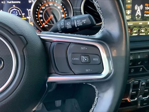 Used 2022 Jeep Wrangler Unlimited Sahara w/ LED Lighting Group AWD/4WD image 24