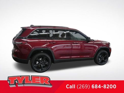 New 2026 Jeep Grand Cherokee Limited w/ Limited Altitude Package AWD/4WD image 5