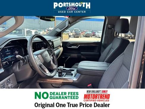 Used 2023 Chevrolet Silverado 1500 LT Trail Boss w/ Convenience Package II image 4