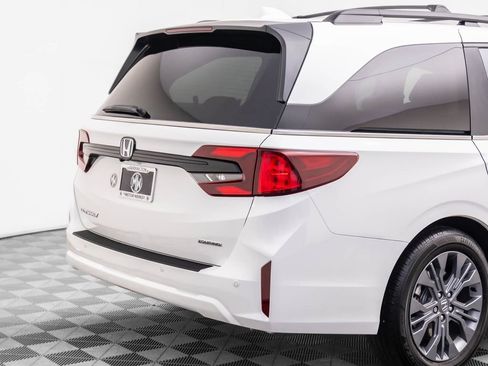 New 2026 Honda Odyssey Touring image 38