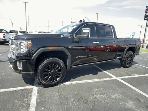 Used 2022 GMC Sierra 3500 Denali w/ Denali Black Diamond Edition AWD/4WD image 4