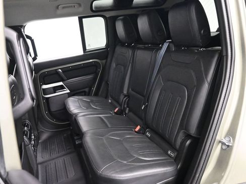 Used 2020 Land Rover Defender 110 HSE AWD/4WD image 18