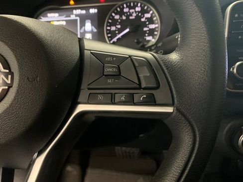 Used 2025 Nissan Versa SV FWD image 28
