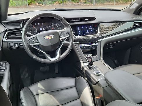 Used 2024 Cadillac XT6 Premium Luxury w/ Technology Package AWD/4WD image 17