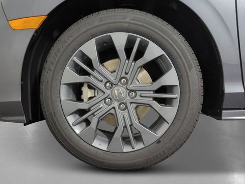 New 2026 Honda Odyssey Touring image 8