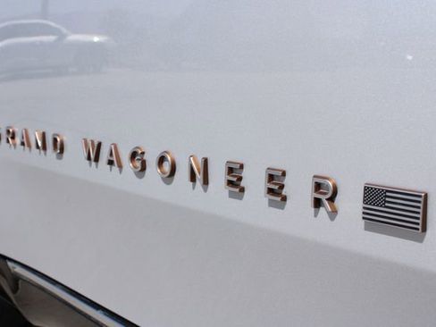 Used 2022 Jeep Grand Wagoneer Series III w/ HD Trailer Tow Package image 7